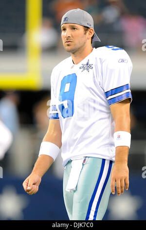 Dallas Cowboys Qb Tony Romo is all smiles during the 2010 NFL Pro