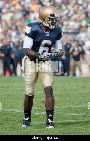 Sep. 04, 2010 - South Bend, Indiana, United States of America - Notre Dame wide receiver Theo Riddick (#6) in game action during NCAA football game between the Notre Dame Fighting Irish and the Purdue Boilermakers.  Notre Dame defeated Purdue 23-12 in game at Notre Dame Stadium in South Bend, Indiana. (Credit Image: © John Mersits/Southcreek Global/ZUMApress.com) Stock Photo