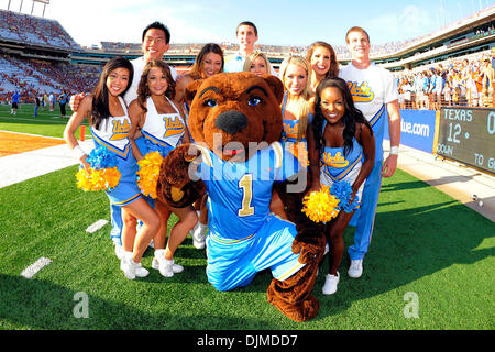 Sept. 25, 2010 - Austin, Texas, United States of America - UCLA Bruins cheerleaders celebrate after the game between the University of Texas and UCLA. The Bruins defeated the Longhorns 34-12. (Credit Image: © Jerome Miron/Southcreek Global/ZUMApress.com) Stock Photo