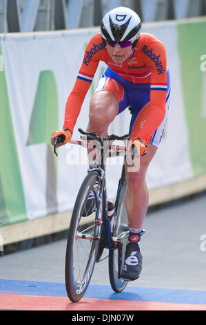 Sept. 29, 2010 - Geelong, Victoria, Australia - BRUINS Regina (NED) crossing Queens Park Rd bridge on the Women's time trial event at the 2010 UCI Road World Championships in Geelong, Victoria, Australia. (Credit Image: © Sydney Low/Southcreek Global/ZUMApress.com) Stock Photo