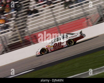 Mar 08, 2008 - Hampton, Georgia, USA - NASCAR 2008 - KYLE BUSCH pilots his #20 Farm Bureau Insurance Toyota during the Nicorette 300 at Atlanta Motor Speedway on Saturday, March 8, 2008. (Credit Image: © Timothy L. Hale/ZUMA Press) Stock Photo