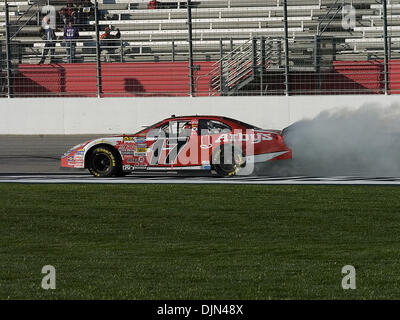 Mar 08, 2008 - Hampton, Georgia, USA - NASCAR 2008 - MATT KENSETH driver of the #17 Arby's Ford, celebrates with a burnout after winning the Nicorette 300 at Atlanta Motor Speedway on Saturday, March 8, 2008. (Credit Image: © Timothy L. Hale/ZUMA Press) Stock Photo