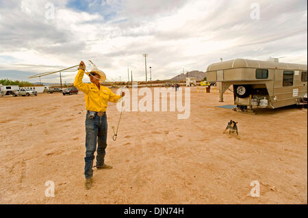 Oct 03, 2008 - Las Vegas, Nevada, USA - JIM ERICSSON practices roping at the National Senior Pro Rodeo Association circuit stop in Las Vegas.  Male and female rodeo performers age 40 plus compete for NSPRA prize money in sanctioned events throughout the year across 20 US states and three Canadian provinces. (Credit Image: © Brian Cahn/ZUMA Press) Stock Photo