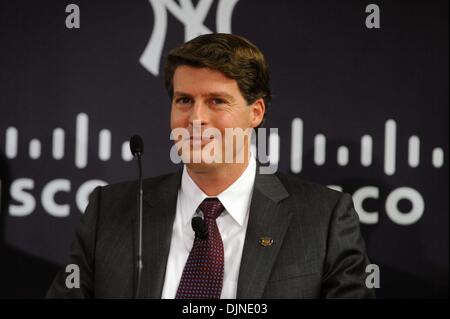 Bronx, United States. 18th Dec, 2019. Amy Cole, Gerrit Cole and Scott Boras  look on as the New York Yankees hold a press conference introducing their  new $324 million pitcher Gerrit Cole