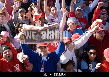 Philadelphia Phillies fans celebrating Phillies World Series victory  October 31, 2008 with parade down Broad Street Philadelphia Stock Photo -  Alamy