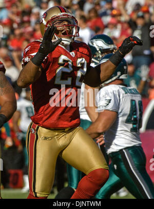 Oct 12, 2008 - San Francisco, California, U.S. - San Francisco 49ers vs Philadelphia Eagles at Monster PARK Sunday, October 12, 2008-- San Francisco 49ers cornerback Nate Clements #22 celebrates Philadelphia's missed field goal (Credit Image: © Al Golub/ZUMApress.com) Stock Photo