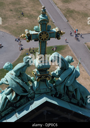 View of the Lustgarten and statue from atop the Berlin Cathedral or Berliner Dom, built in 1905, by King Frederick William IV. Stock Photo