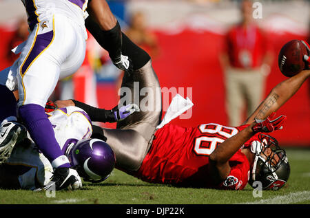 Tampa, Fla, USA. 16th Nov, 2008. Nov. 16, 2008; Tampa, FL, USA; Tampa Bay  Buccaneers running back B.J. Askew (35) and linebacker Derrick Brooks (55)  during the Bucs game against the Minnesota