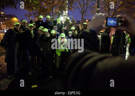Paris, France. 29th Nov, 2013. Event for the recognition of mental disorders such as major causes Bastille dock Arsenal, in Paris, on November 29, 2013.Photo: Michael Bunel/NurPhoto Credit:  Michael Bunel/NurPhoto/ZUMAPRESS.com/Alamy Live News Stock Photo