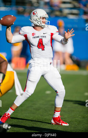 San Jose, CA, . 29th Nov, 2013. Fresno State Bulldogs quarterback Derek Carr (4) in action during the NCAA Football game between the San Jose State Spartans and the Fresno State Bulldogs at Spartan Stadium in San Jose, CA. San Jose defeated Fresno State 62-52. Damon Tarver/CSM/Alamy Live News Stock Photo