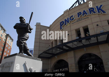 Apr. 05, 2010 - Pittsburgh, PA, U.S - 05 April 2010: A statue of Honus Wagner forged by a local sculptor name Frank Vittor, stands outside of PNC Park on the opening day of the Pirates 2010 season. The statue originally was placed at Forbes Field, then moved to Three Rivers Stadium and now stands outside of PNC Park's Home Plate entrance...Wagner played most of his Major League Bas Stock Photo