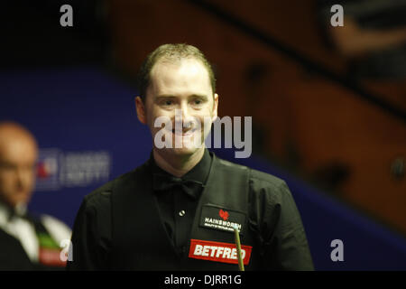 Apr. 20, 2010 - Sheffield, England - SHEFFIELD, ENGLAND - APRIL 20th: Graeme Dott of Scotland in action against  Peter Ebdon of England, during the 1st Round of the Betfred World Snooker Championships at the Crucible Theater in Sheffield, England. (Credit Image: © Michael Cullen/Southcreek Global/ZUMApress.com) Stock Photo