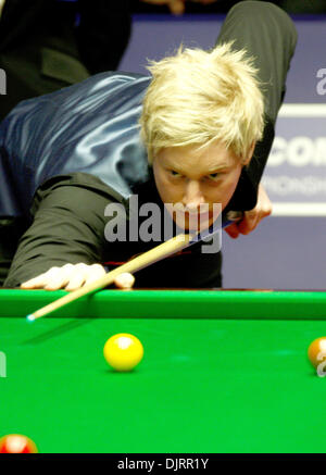 Apr. 20, 2010 - Sheffield, England - SHEFFIELD, ENGLAND - APRIL 20th :  Neil Robertson Australia, in action against  Fergal O'Brien of Ireland, during the 1st Round of the Betfred World Snooker Championships at the Crucible Theater in Sheffield, England. (Credit Image: © Michael Cullen/Southcreek Global/ZUMApress.com) Stock Photo
