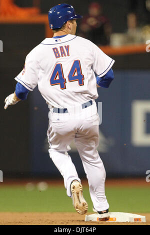 NY Mets Outfielder Jason Bay (#44) steps in on second from his hit