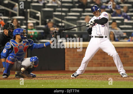 NY Mets Infielder David Wright  (#5) gets hit with a pitch as Chicago Cubs Catcher Geovany Soto  (#18) looks on. The Cubs defeated the Mets 9-3 in the game at Citifield, Flushing, NY. (Credit Image: © Anthony Gruppuso/Southcreek Global/ZUMApress.com) Stock Photo