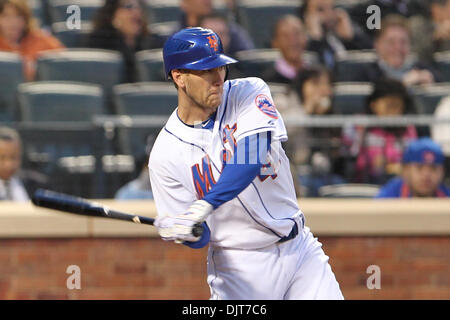 NY Mets Outfielder Jason Bay (#44) steps in on second from his hit