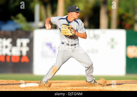 St. Thomas University Bobcats INF Lance Larimer (7) turns double play. The 14th ranked Miami Hurricanes defeated the St. Thomas University Bobcats 9-6 at Alex Rodriguez Park in Coral Gables, Florida. (Credit Image: © Ron Hurst/Southcreek Global/ZUMApress.com) Stock Photo