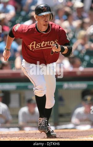 Catching up with J.R. Towles, the Astros' first 8-RBI man