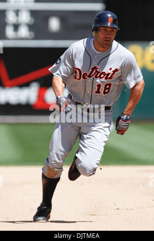 20-MAY-2010: Oakland, CA:   Oakland Athletics Hosts the Detroit Tigers.  Detroit Tigers left fielder Johnny Damon (18) runs the bases against the Oakland Athletics.  The Tigers win the game 5-2. (Credit Image: © Dinno Kovic/Southcreek Global/ZUMApress.com) Stock Photo