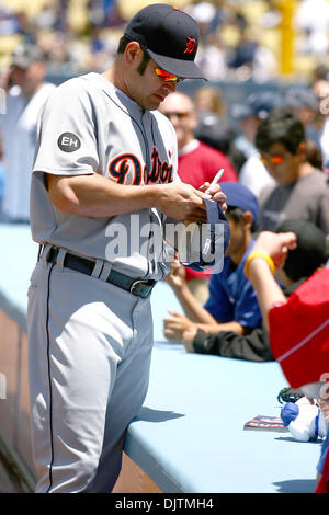 23 May  2010: Detroit Tigers left fielder Johnny Damon #18 signs autographs prior to the start of the game between the Los Angeles Dodgers and Detroit Tigers. (Credit Image: © Tony Leon/Southcreek Global/ZUMApress.com) Stock Photo