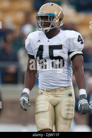 Notre Dame linebacker Darius Fleming runs a drill at the NFL football ...