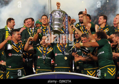 Manchester, UK. 30th Nov, 2013. Team Australia lift the trophy and celebrate winning the Rugby League World Cup Final between New Zealand and Australia at Old Trafford Manchester. Credit:  Action Plus Sports/Alamy Live News Stock Photo