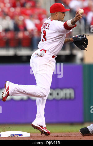 St. Louis Cardinals shortstop Felipe Lopez (3) completes a double play during the second inning against the Washington Nationals at Busch Stadium in St. Louis, Missouri. (Credit Image: © David Welker/Southcreek Global/ZUMApress.com) Stock Photo