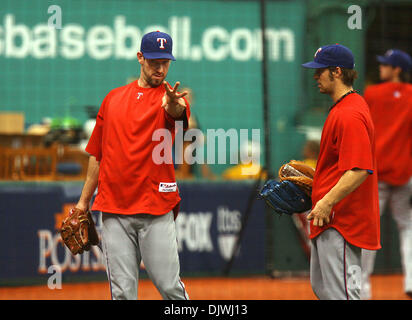 Texas Rangers manager Ron Washington during a baseball game against the  Seattle Mariners in Arlington, Texas, Wednesday, May 13, 2009. (AP  Photo/Tony Gutierrez Stock Photo - Alamy