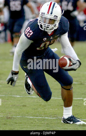 Oakland, California, USA. 2nd Dec, 2012. Oakland Raiders wide receiver  Juron Criner (84) on Sunday at O.co Coliseum in Oakland, CA. The Browns  defeated the Raiders 20-17. Credit: Al Golub/ZUMA Wire/Alamy Live