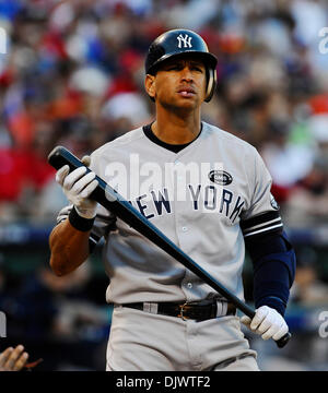 New York Yankees' Alex Rodriguez points to the crowd during a break at  their spring training camp in Tampa, Florida March 2, 2004. (UPI  Photo/Frank Polich Stock Photo - Alamy