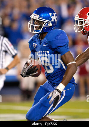 Oct. 23, 2010 - Lexington, Kentucky, United States of America - Kentucky wide receiver La'Rod King (16) catches a touchdown pass just before the end of the half vs Georgia from Commwealth Stadium in Lexington. Georgia leads at the half 28 to 10. (Credit Image: © Wayne Litmer/Southcreek Global/ZUMApress.com) Stock Photo