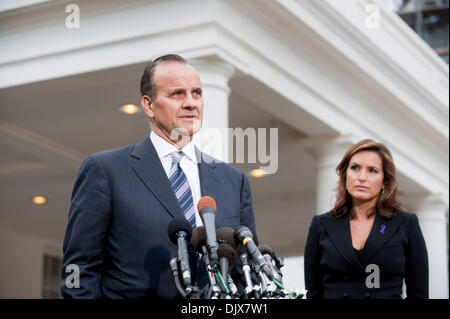 Oct 27, 2010 - Washington, District of Columbia, U.S. - After attending President Obama's remarks in the East Room at the Domestic Violence Awareness Month event, MARISKA HARGITAY and JOE TORRE spoke to the press outside of the White House on Wednesday. (Credit Image: © Pete Marovich/ZUMApress.com) Stock Photo