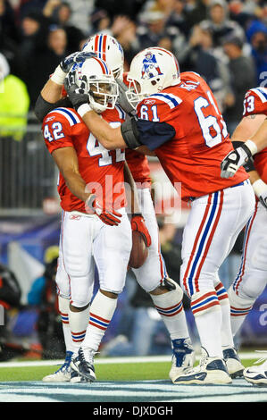 New England Patriots guard Stephen Neal (61) and offensive lineman John Wise  (71) during their afternoon training camp in Foxborough, Mass., Thursday,  July 29, 2010.(AP Photo/Charles Krupa Stock Photo - Alamy