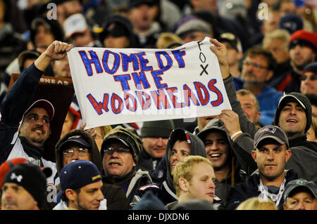 Minnesota Vikings fans hold signs in the stands before an preseason NFL  football game against the Cincinnati Bengals, Friday, Aug. 12, 2016, in  Cincinnati. (AP Photo/Gary Landers Stock Photo - Alamy