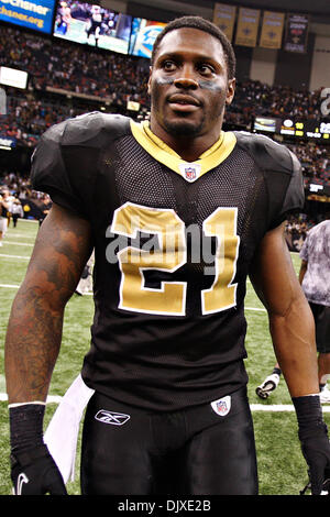 Oct 31, 2010: New Orleans Saints running back Julius Jones (21) leaves the field after action between the New Orleans Saints and the Pittsburgh Steelers at the Louisiana Superdome in New Orleans, Louisiana. The Saints won 20-10. (Credit Image: © Donald Page/Southcreek Global/ZUMApress.com) Stock Photo