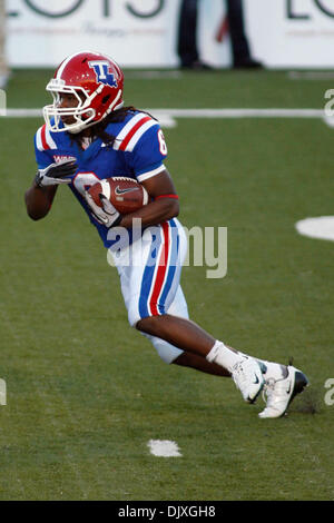 Oct 9, 2010: Fresno State wide receiver Jamel Hamler (17) catches a pass  for a touchdown with Louisiana Tech Bulldogs cornerback Ryan Williams (23)  defending during game action between the Fresno State