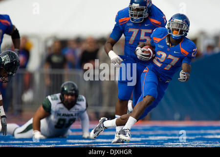 Nov. 6, 2010 - Boise, Idaho, United States of America - Boise State running back Jeremy Avery (27) cuts back during second half action as #2 Boise State defeated Hawaii 42-7  in Bronco Stadium. (Credit Image: © Stanley Brewster/Southcreek Global/ZUMApress.com) Stock Photo