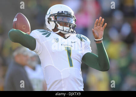 Nov. 13, 2010 - Berkeley, California, United States of America - Oregon Ducks quarterback Darron Thomas (1) warms up before the NCAA game between the California Golden Bears and the Oregon Ducks at Memorial Stadium.  Top-ranked Oregon beat Cal 15-13. (Credit Image: © Matt Cohen/Southcreek Global/ZUMApress.com) Stock Photo