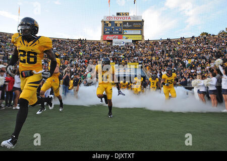 Nov. 13, 2010 - Berkeley, California, United States of America - The California Golden Bears take the field before the NCAA game between the California Golden Bears and the Oregon Ducks at Memorial Stadium.  Top-ranked Oregon beat Cal 15-13. (Credit Image: © Matt Cohen/Southcreek Global/ZUMApress.com) Stock Photo