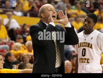 Nov. 20, 2010 - Tempe, Arizona, United States of America - ASU Head Coach, Herb Sendek, yells out the play to his players in the 4th quarter. (Credit Image: © Bruce Yeung/Southcreek Global/ZUMAPRESS.com) Stock Photo