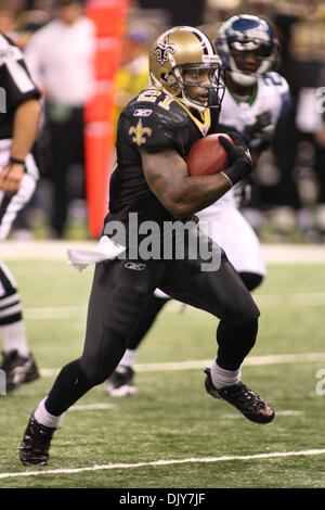 Seattle Seahawks' Julius Jones in action during an NFL football game ...