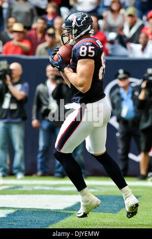 Nov. 28, 2010 - Houston, Texas, United States of America - Houston Texans tight end Joel Dreessen (85) catches a touchdown in the second quarter during the game between the Houston Texans and the Tennessee Titans. The Texans shut out the Titans 20-0. (Credit Image: © Jerome Miron/Southcreek Global/ZUMAPRESS.com) Stock Photo