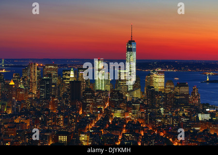 General aerial view of the New York Manhattan city skyline at sunset and One World Trade Center ( 1 WTC ), New York. America Stock Photo