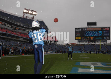 Tennessee Titans wide receiver Nate Washington (85) congratulates Tennessee  Titans running back Javon Ringer (21) on a positive red zone rush during  second half NFL football action between the New York Giants