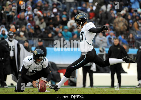 Jacksonville Jaguars place kicker Josh Scobee (10) kicks a field goal ...