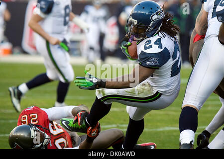 Seattle Seahawks' Marshawn Lynch runs during the first half of an NFL  football game against the Green Bay Packers Sunday, Sept. 20, 2015, in Green  Bay, Wis. (AP Photo/Jeffrey Phelps Stock Photo 