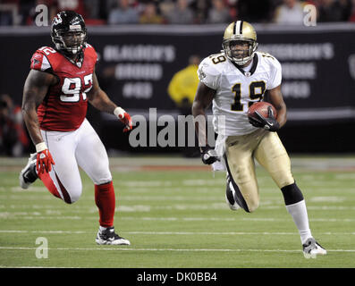 Atlanta Falcons defensive end Chauncey Davis (92) stretches during pregame  workouts before a NFL football game with the Tampa Bay Buccaneers Sunday,  Jan. 3, 2010 in Tampa, Fla. (AP Photo/Steve Nesius Stock