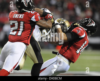 Atlanta Falcons cornerback Christopher Owens (21) prepares for an