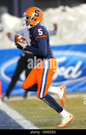 Dec. 30, 2010 - Bronx, New York, United States of America - Syracuse Orange wide receiver Marcus Sales (5) scores the final touchdown for the Orange in the Pinstrip Bowl...Final Score of the New Era Pinstripe Bowl at Yankees Stadium Kansas State Wildcats 34 and Syracuse Orange 36  (Credit Image: © Shane Psaltis/Southcreek Global/ZUMAPRESS.com) Stock Photo