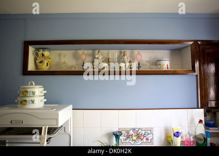 Post-war uni-seco prefabricated house at the Excalibur Estate, in Catford. The original shelf in the kitchen Stock Photo